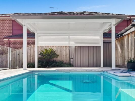 Insulated patios with Cooldek panels